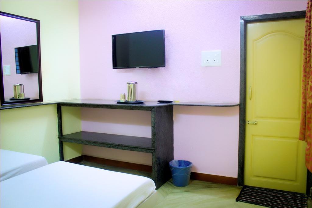 Pms Guest House Puducherry Eksteriør billede